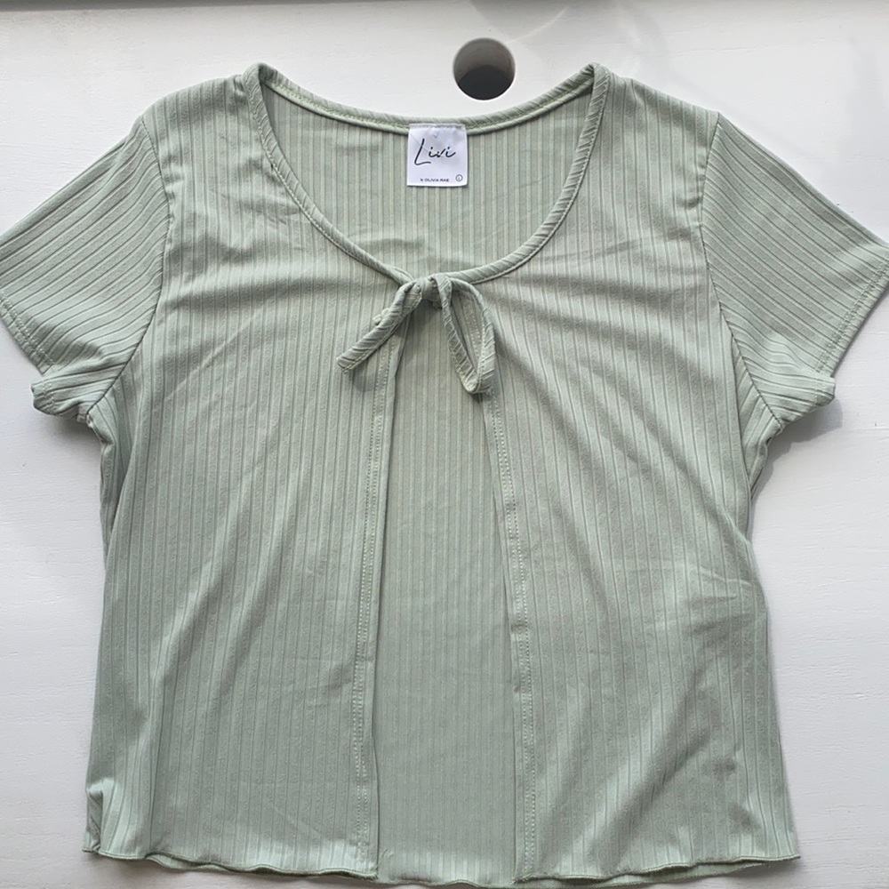 Light green front tie livi top